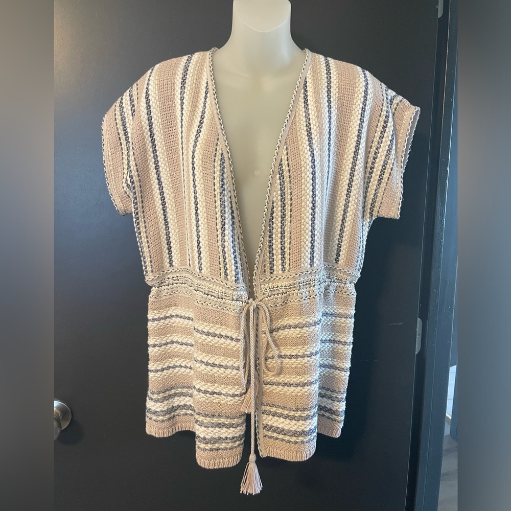 Chicos beachy Striped Knit short line sleeveless Cardigan with Tie Waist size 1
